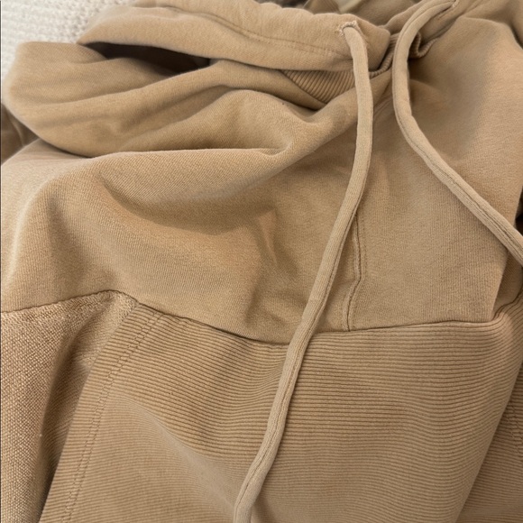 ALO Yoga Brown Cropped Sweatshirt - Picture 2 of 6